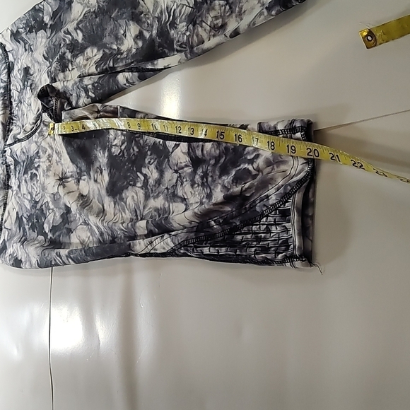 Madden NYC - women's leggings gym attire - Size: L - black/ grey/white - Picture 5 of 7